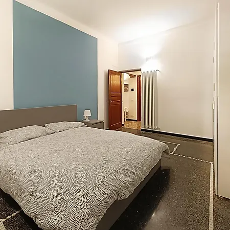 Ravecca Corner Centro Citta' Генуя