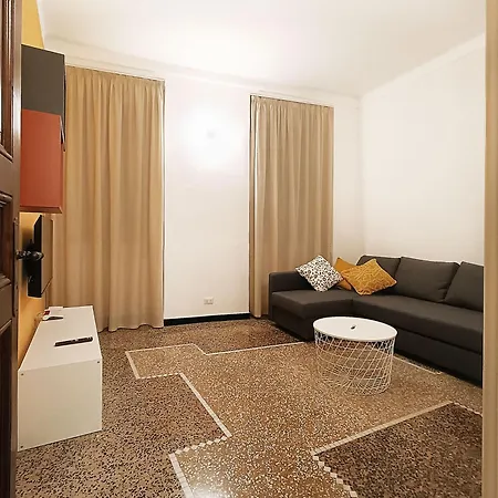 Ravecca Corner Centro Citta' Genua