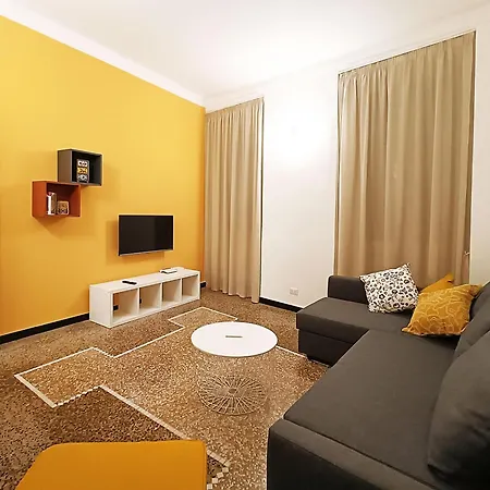 Ravecca Corner Centro Citta' * Cenova